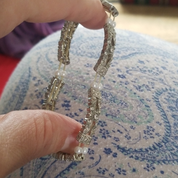 Faux Pearl and Silver Horseshoe SOA Bracelet - Picture 4 of 4